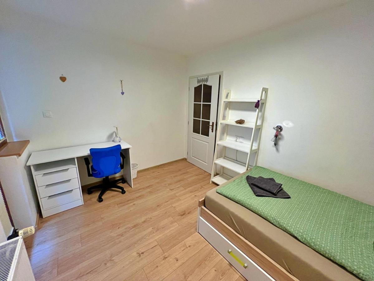 Apartman Stara Sasova บันสกาบิสตรีตซา ภายนอก รูปภาพ
